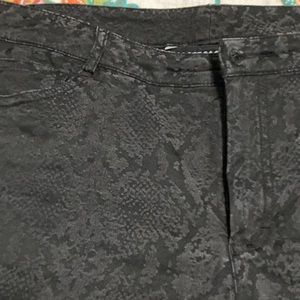 Domcaster jeans pants size 6 stretch black jacquard.